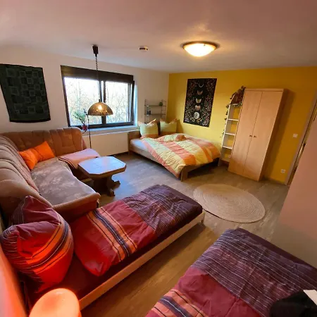 Marbacher Hoehe 公寓 *